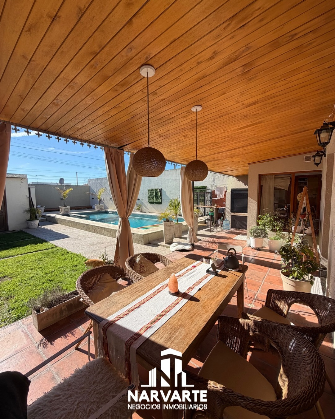 Casa con Pileta Climatizada en Venta – Buchardo 3600 — Olavarría