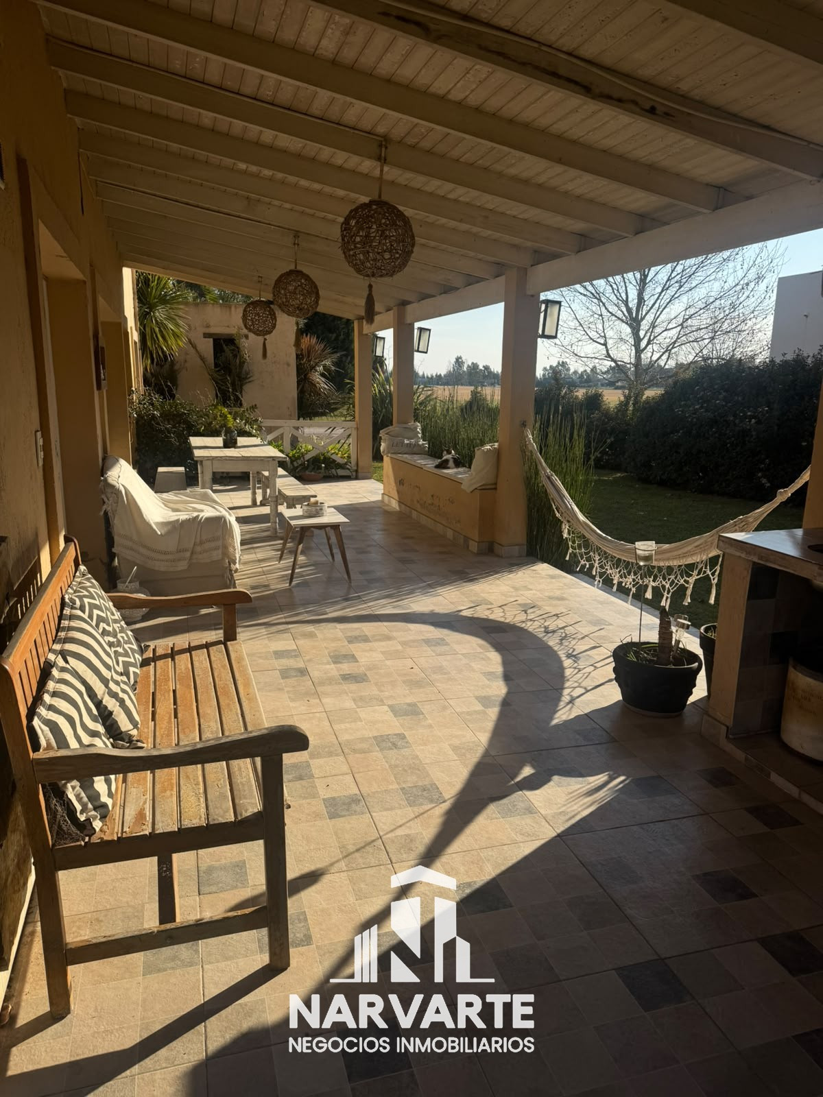Casa de Categoría en Venta – Country Sauveterre — Olavarría