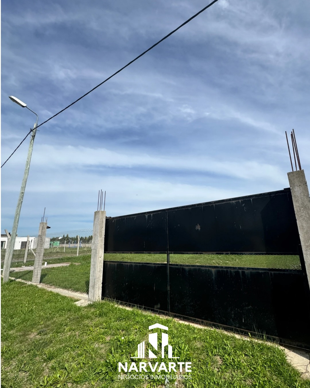 Lote Esquina con Pileta en Venta – Villa Aurora — Olavarría